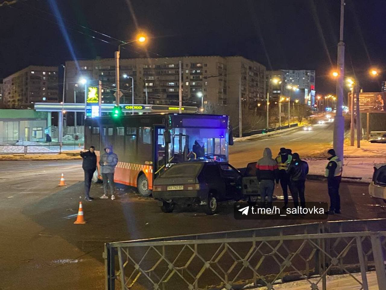 ДТП Харьков: В сеть слили видео момента аварии, в которой Жигули врезались в автобус Karsan на Салтовке